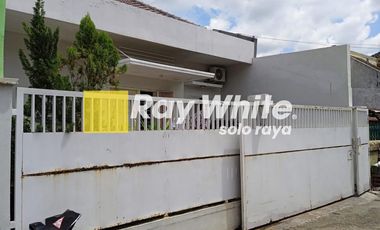 Rumah Bagus Siap Huni 2 Lantai Lokasi Jebres Solo