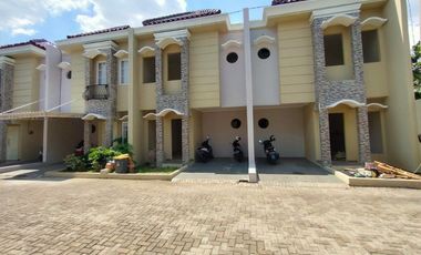 Rumah cantik 2 lantai di Kirai Park Residence- Cirendeu,Tangsel