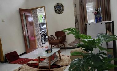 DISEWAKAN VILLA TENGAH KOTA DEKAT DENGAN SEMUA TUJUAN WISATA BATU
