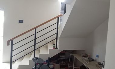 FREE KITCHEN SET Rumah Take Over 98 JT dkt Tol Serpong di Sanur Valley