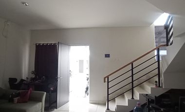 FREE KITCHEN SET Rumah Take Over 98 JT dkt Tol Serpong di Sanur Valley