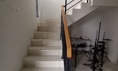 FREE KITCHEN SET Rumah Take Over 98 JT dkt Tol Serpong di Sanur Valley