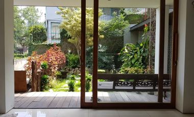 Rumah Villa mewah di Ciumbuleuit dekat  UNPAR,ITB