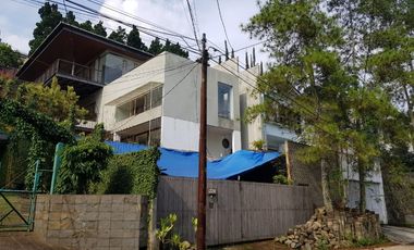 Rumah Villa mewah di Ciumbuleuit dekat  UNPAR,ITB