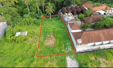 Tanah sewa loss sungai di pantai Nyanyi tabanan