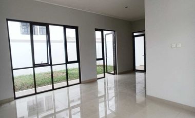Rumah 2 lantai Lebar 10mtr 1 mnt tol buah batu bandung Hadap Barat