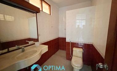 Rumah dekat UGM di Perumahan Nandan dalam ringroad dekat Pogung  Pandega Lempongsari Monjali