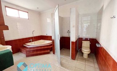 Rumah dekat UGM di Perumahan Nandan dalam ringroad dekat Pogung  Pandega Lempongsari Monjali