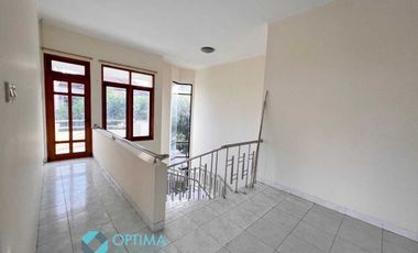 Rumah dekat UGM di Perumahan Nandan dalam ringroad dekat Pogung  Pandega Lempongsari Monjali