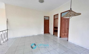 Rumah dekat UGM di Perumahan Nandan dalam ringroad dekat Pogung  Pandega Lempongsari Monjali