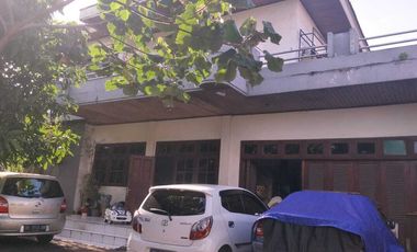 Dijual rumah 2 lantai di Ubung, Denpasar pinggir jln u/usaha dll