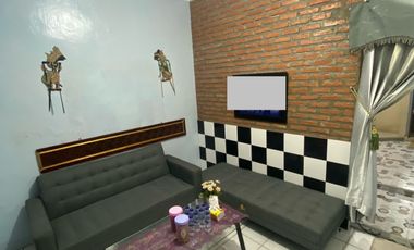 Rumah siap huni di jalan utama Kapten Syafiri Bangkalan luas 233m2