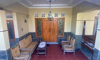 Rumah siap huni di jalan utama Kapten Syafiri Bangkalan luas 233m2