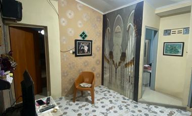 Rumah siap huni di jalan utama Kapten Syafiri Bangkalan luas 233m2