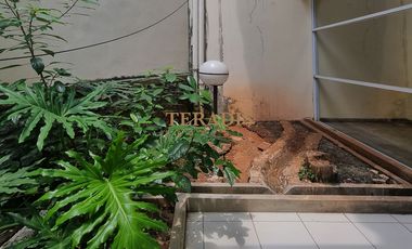 DISEWAKAN RUMAH DI KAWASAN ELIT MENTENG