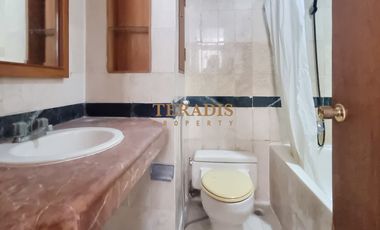 DISEWAKAN RUMAH DI KAWASAN ELIT MENTENG