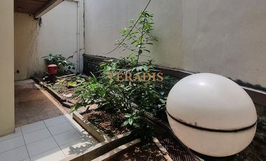 DISEWAKAN RUMAH DI KAWASAN ELIT MENTENG