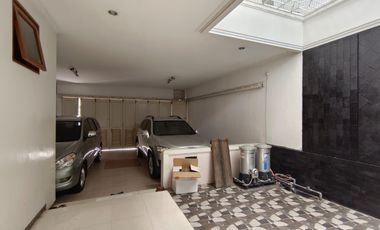 Rumah Araya tahap 1 di Raya Boulevard luas tanah 1.000m2 dengan Indoor pool dan 6 kamar tidur
