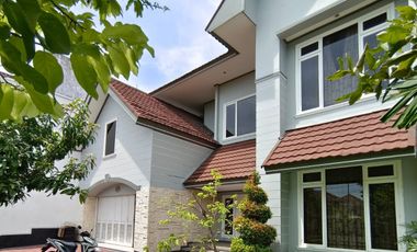 Rumah Araya tahap 1 di Raya Boulevard luas tanah 1.000m2 dengan Indoor pool dan 6 kamar tidur