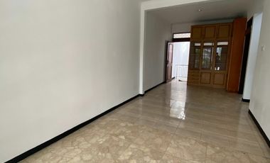 DISEWA RUMAH RAWANGUN JAKARTA TIMUR JALAN IKAN IKAN