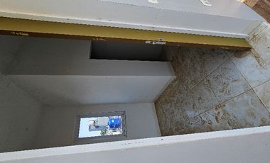 Rumah Sudut dekat Mesjid Royal Spring