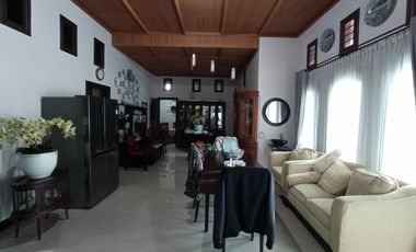 Dijual Rumah 700/1200m2 di Celentang Palembang