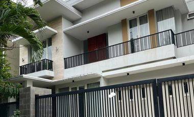 RUMAH GRAHA FAMILY MINIMALIS SEMI FURNISH BAGUS