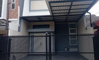Rumah siap huni 2 lantai pondok Candra sidoarjo