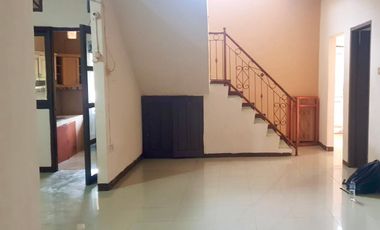 Rumah Cantik Dua Lantai