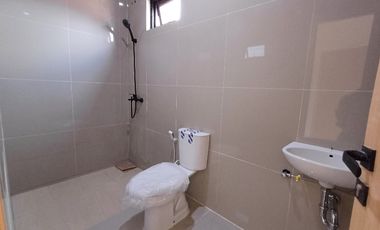 DIJUAL RUMAH LOKASI MENJANJIKAN DI TENGAH KOTA