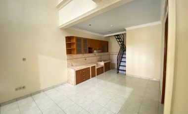 Disewa rumah Baru renovasi Duren Sawit Jakarta timur