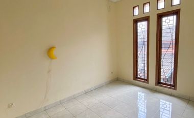 Disewa rumah Baru renovasi Duren Sawit Jakarta timur