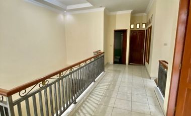 Disewa rumah Baru renovasi Duren Sawit Jakarta timur
