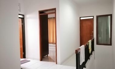Di Jual Cepat Rumah di Dipalaya Ciwaruga Bandung. Sangat Terawat Murah