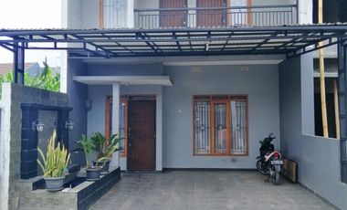 Di Jual Cepat Rumah di Dipalaya Ciwaruga Bandung. Sangat Terawat Murah