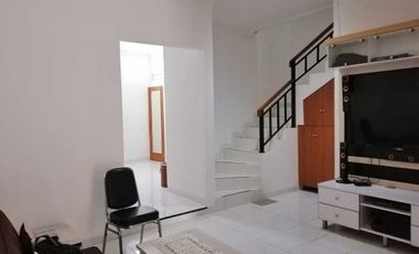 Di Jual Cepat Rumah di Dipalaya Ciwaruga Bandung. Sangat Terawat Murah