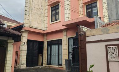 FOR SELL GUDANG DAN KANTOR 2 LT SANGAT LUAS DI RENON PUSAT KOTA BALI