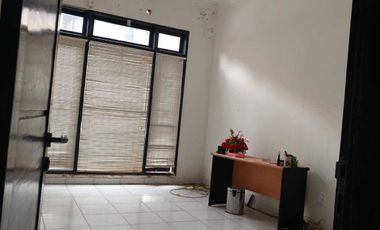 FOR SELL GUDANG DAN KANTOR 2 LT SANGAT LUAS DI RENON PUSAT KOTA BALI