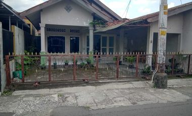 Jual rumah murah tepi jalan raya dekat JEC & Amplas Yogyakarta