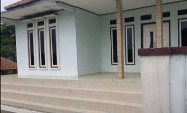 Rumah Villa, Lt. 2700 m, Siap Huni, Darangdan, Purwakarta.