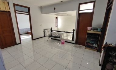 JUAL MURAH Rumah Luas di Jalan Kebon Kopi, Cimahi