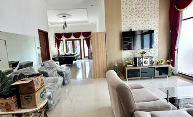 Rumahnya Sultan 2 Lt FULL FURNISHED di Gondang Timur Bulusan dekat UNDIP