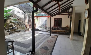 Rumah luas nyaman dekat DPRD Karangasem Surakarta