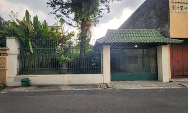Rumah luas nyaman dekat DPRD Karangasem Surakarta