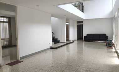 Rumah Strategis Bisa Untuk Tinggal Kantor Atau Usaha Mainroad Sutami