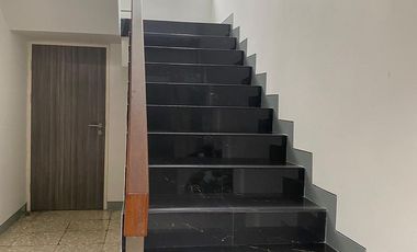 Rumah Strategis Bisa Untuk Tinggal Kantor Atau Usaha Mainroad Sutami