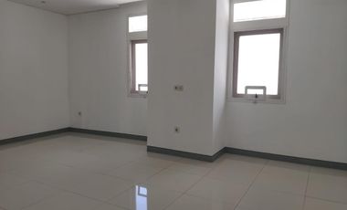 Rumah Strategis Bisa Untuk Tinggal Kantor Atau Usaha Mainroad Sutami