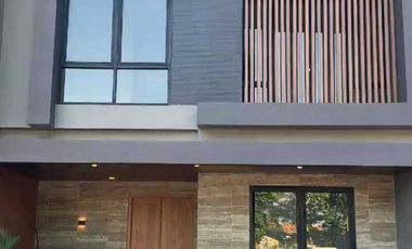 Rumah Mewah 2 Lantai Lokasi Strategis Dalam Ringroad Dekat Amplaz