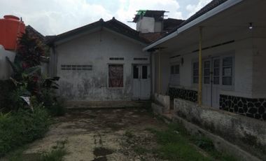 Di Jual Rumah Vintage Di Jalan Kolmasturi Cimahi