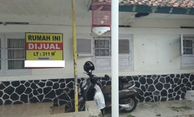 Di Jual Rumah Vintage Di Jalan Kolmasturi Cimahi